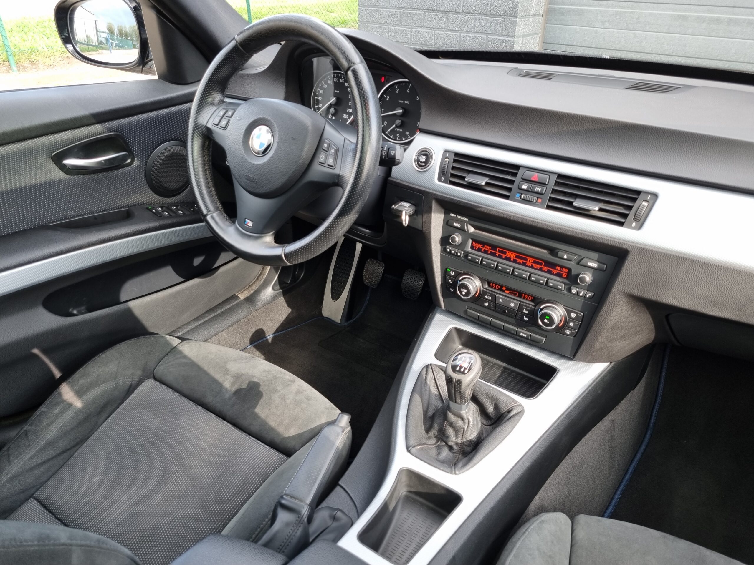 BMW 320i