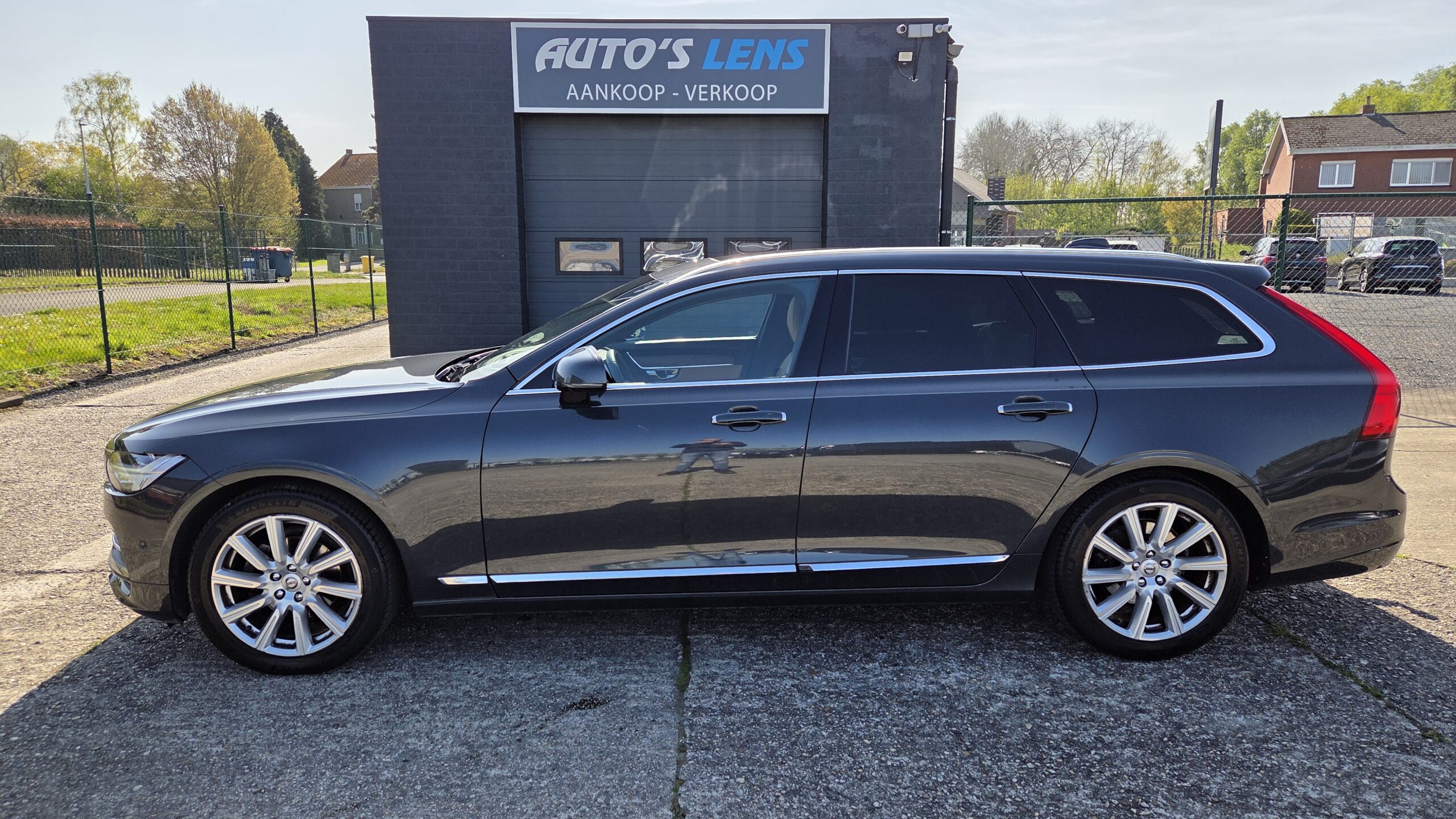 Volvo V90